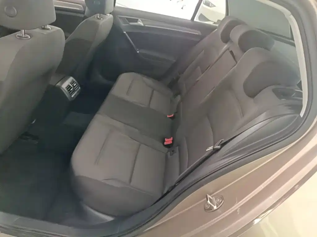 Volkswagen Golf — миниатюра 17
