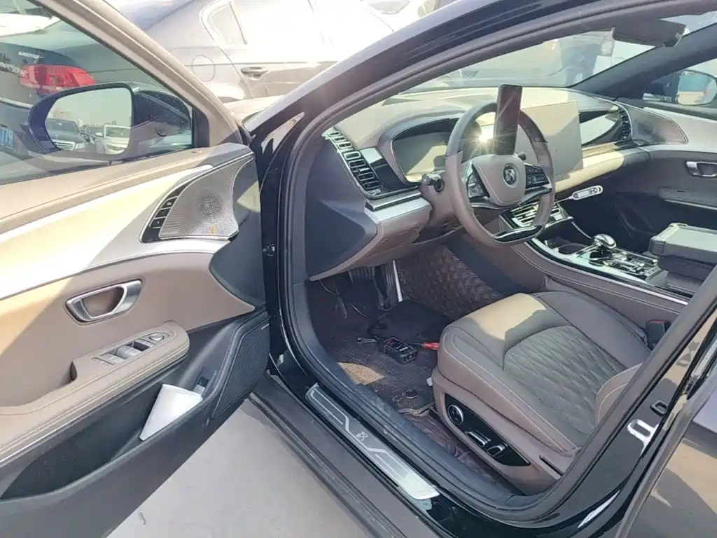 BYD Han — миниатюра 16