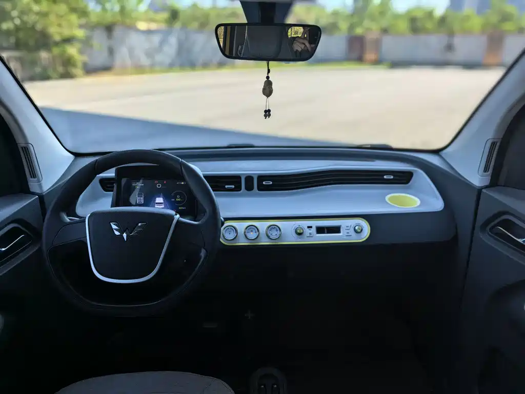 Wuling MINIEV — миниатюра 5