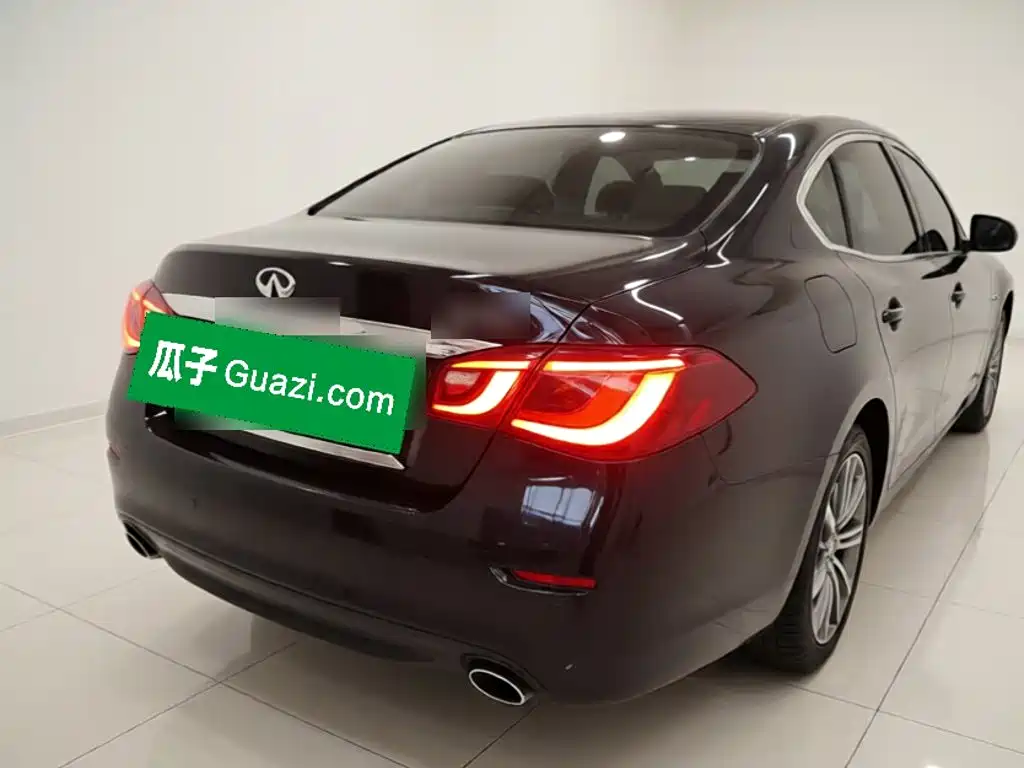 Infiniti Q70 — миниатюра 6