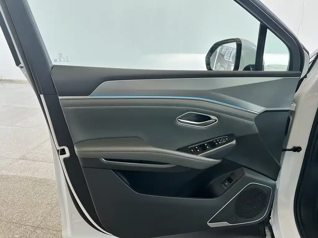 BYD L DM-i — миниатюра 24