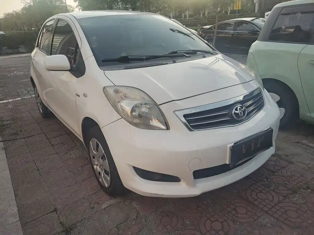 Toyota Yaris — миниатюра 2