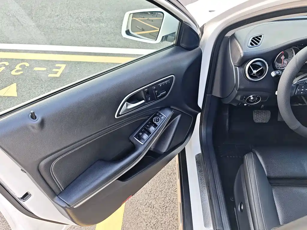 Mercedes-Benz GLA — миниатюра 11