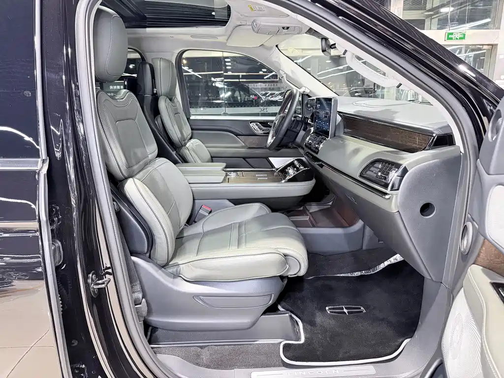 Lincoln Navigator — миниатюра 15