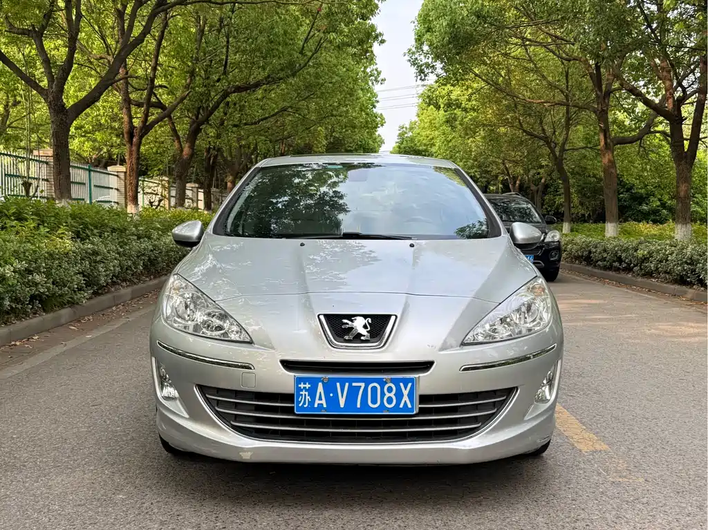 Peugeot 408 2010 2.0L AT Luxury