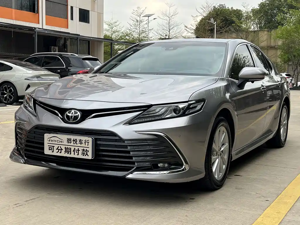 TOYOTA CAMRY