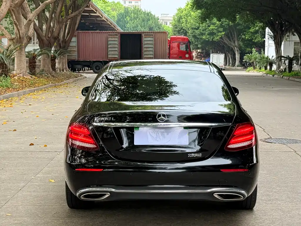 MERCEDES-BENZ E CLASS