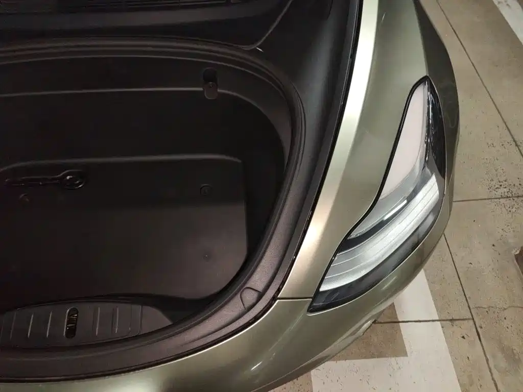 Tesla Model 3 — миниатюра 20