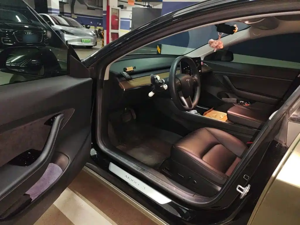 Tesla Model 3 — миниатюра 14