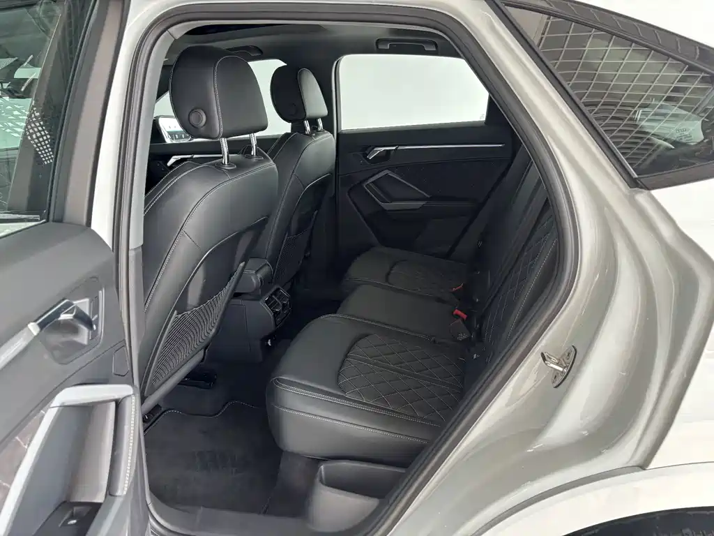 Audi Q3 Sportback — миниатюра 22