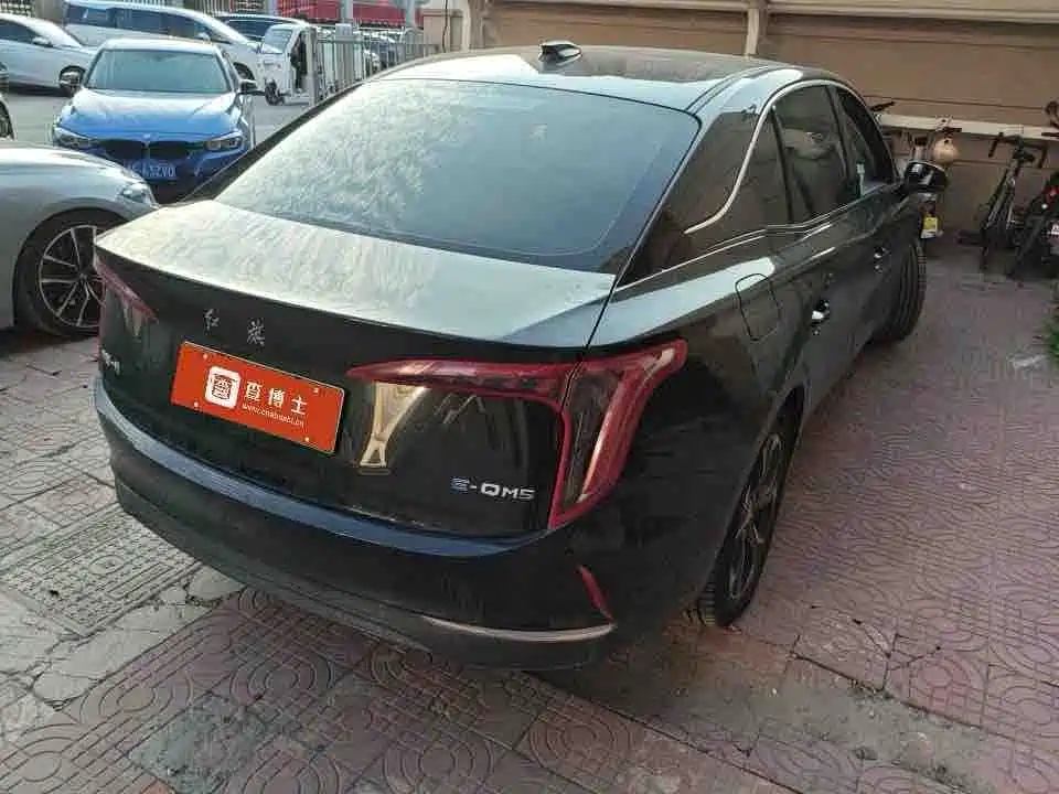 Hongqi Hongqi E-QM5 — миниатюра 6