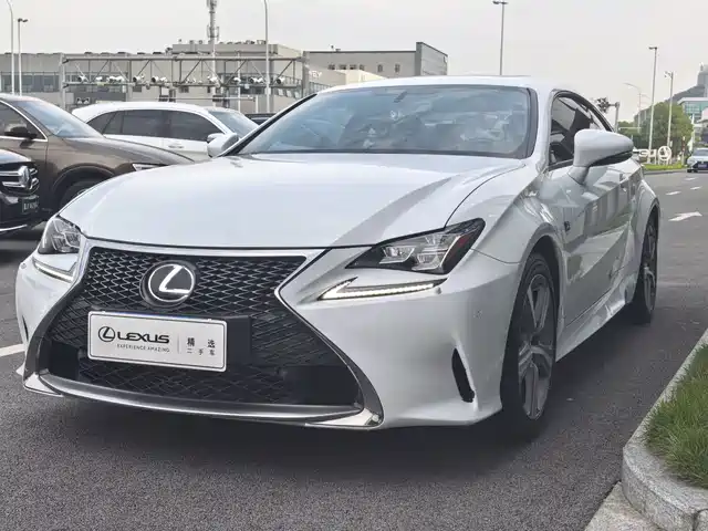 Lexus RC