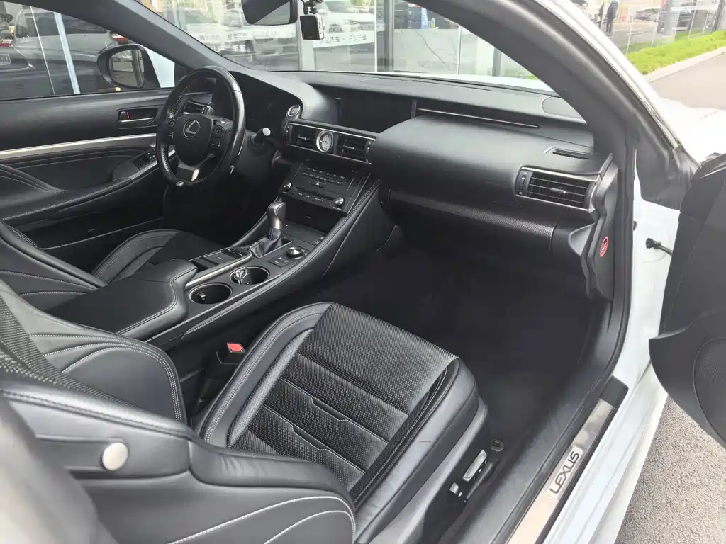 Lexus RC — миниатюра 13
