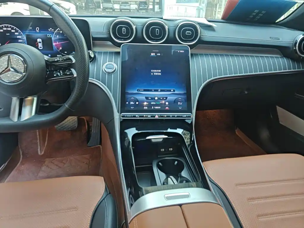 Mercedes-Benz C-Class — миниатюра 13