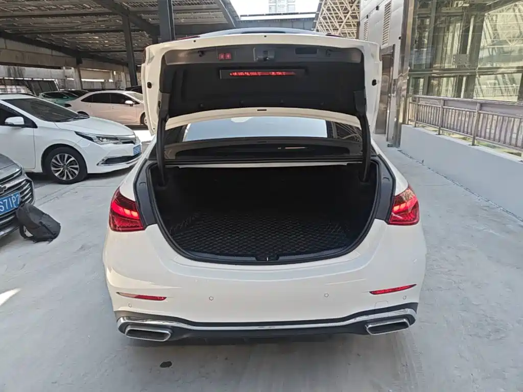 Mercedes-Benz C-Class — миниатюра 19
