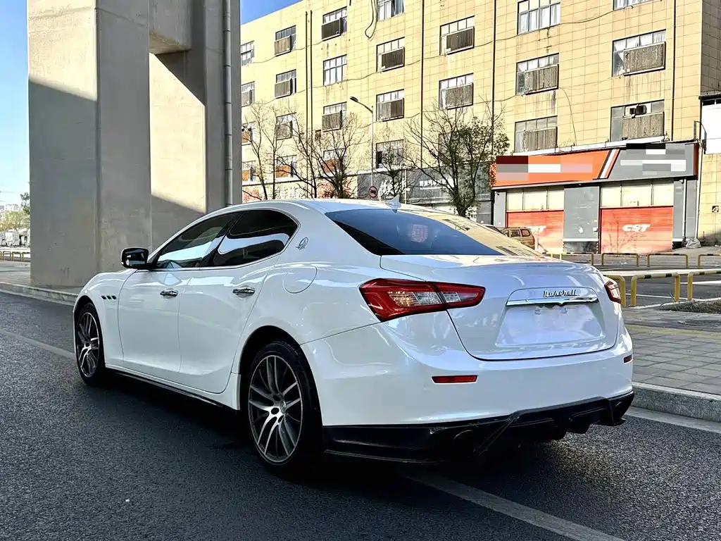 Maserati Ghibli — миниатюра 7