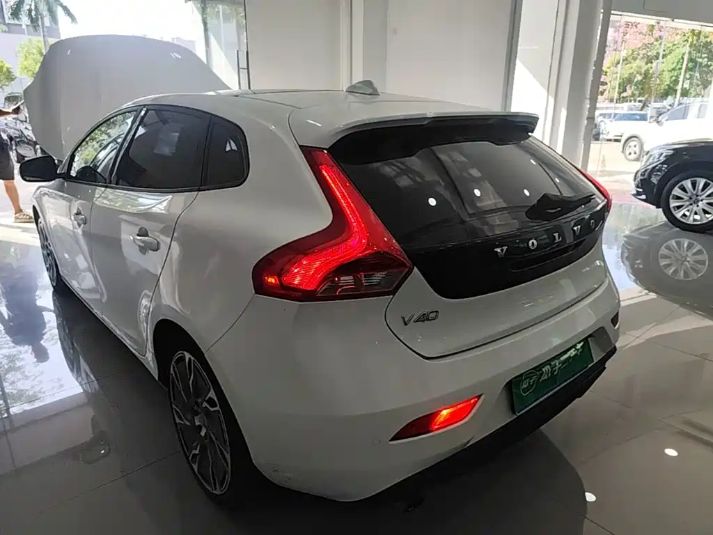 Volvo V40 — миниатюра 5