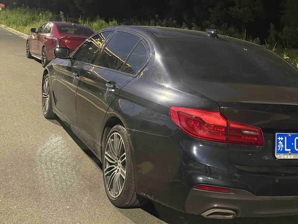BMW 5 Series — миниатюра 7