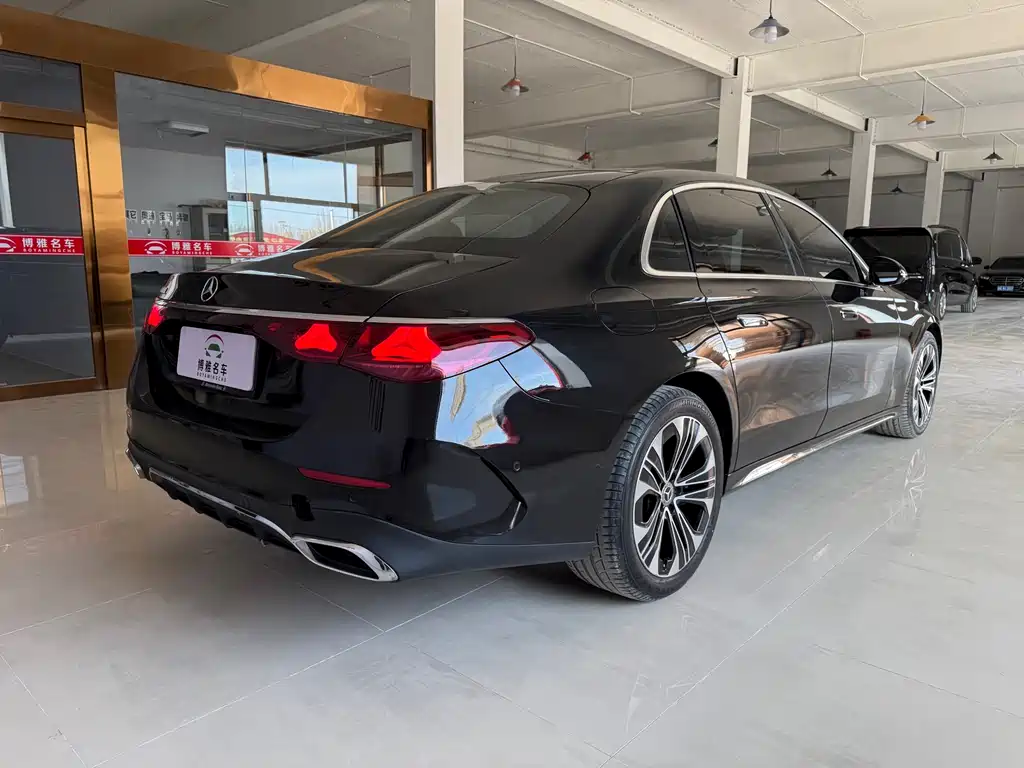 MERCEDES-BENZ E CLASS