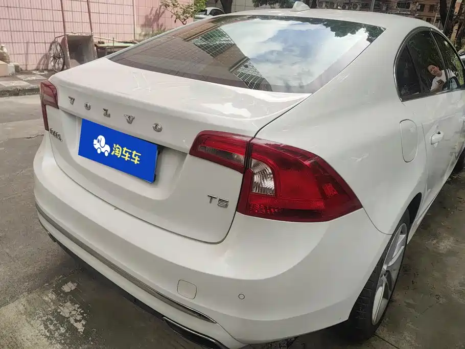 Volvo S60 — миниатюра 3