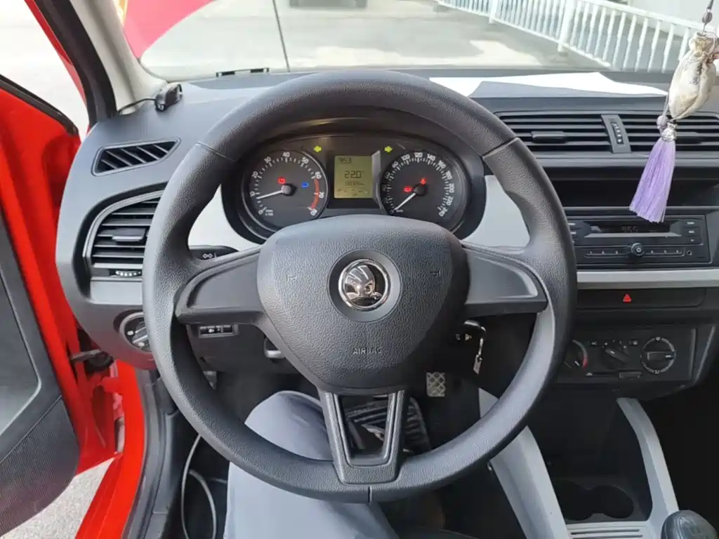 Skoda Fabia — миниатюра 11