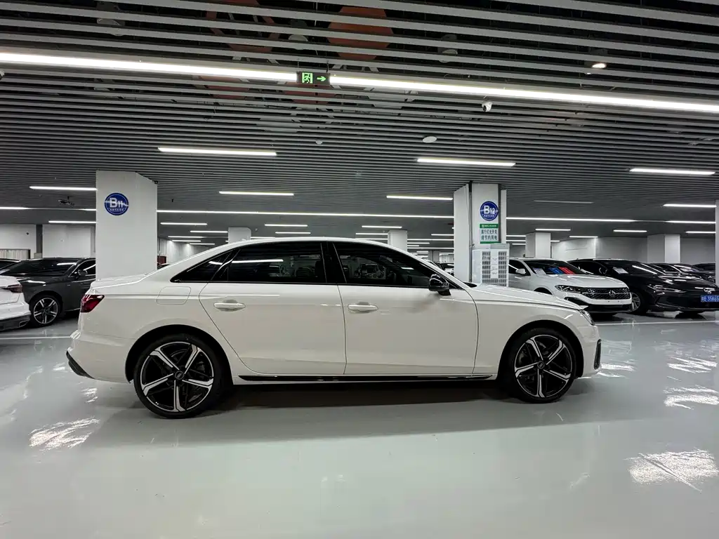 Audi A4L 2024 40 TFSI Luxury