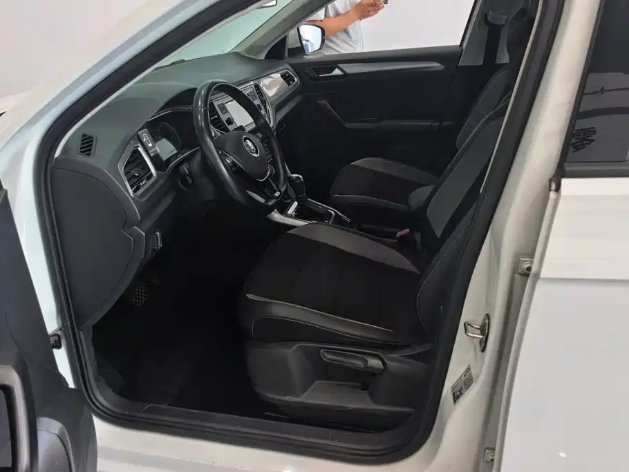 Volkswagen T-Roc — миниатюра 9