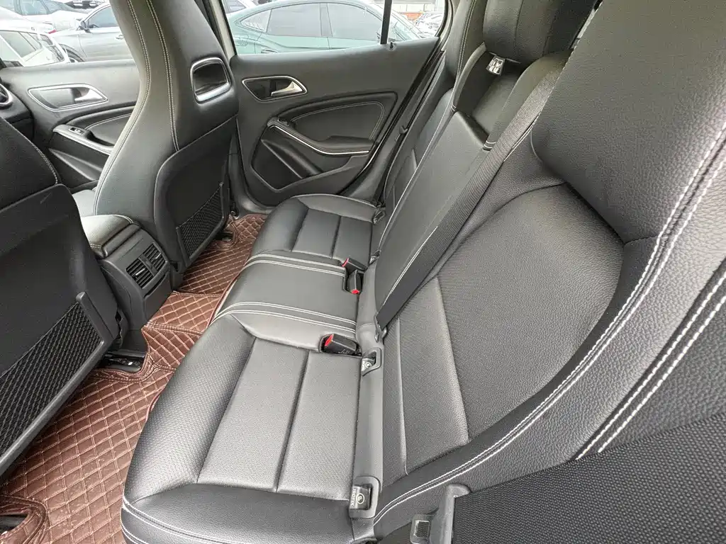 Mercedes-Benz GLA — миниатюра 12