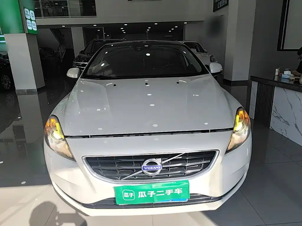 Volvo V40 — миниатюра 3
