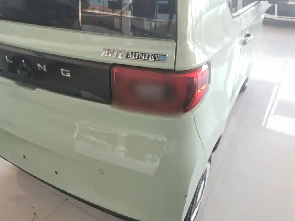Wuling MINIEV — миниатюра 8