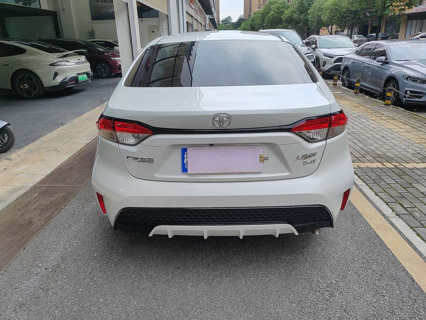 Toyota Levin 1.2 л 2022 г. Белый, пробег 40000 км