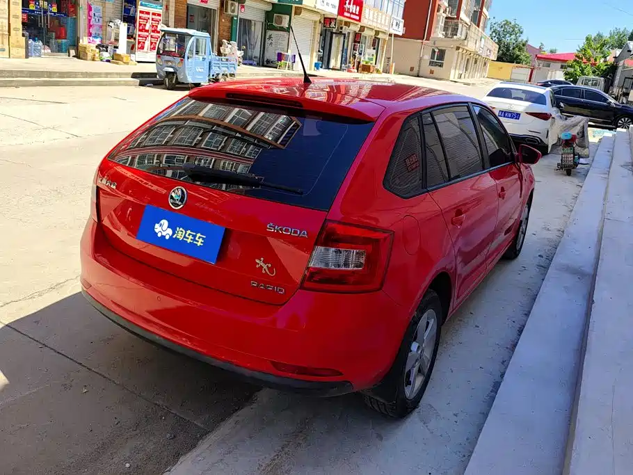 Skoda Rapid Spaceback — миниатюра 3
