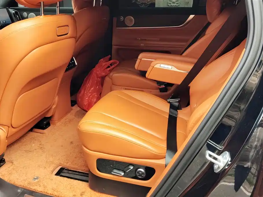 AITO ASK THE WORLD M9