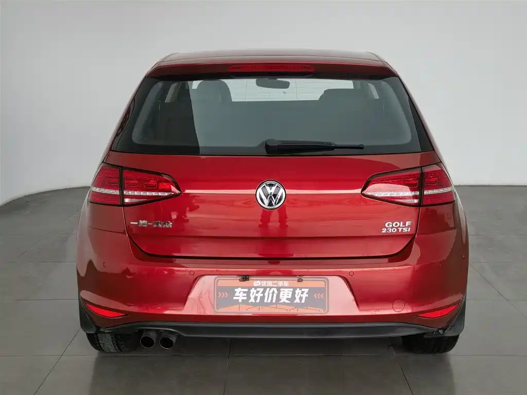 VOLKSWAGEN GOLF