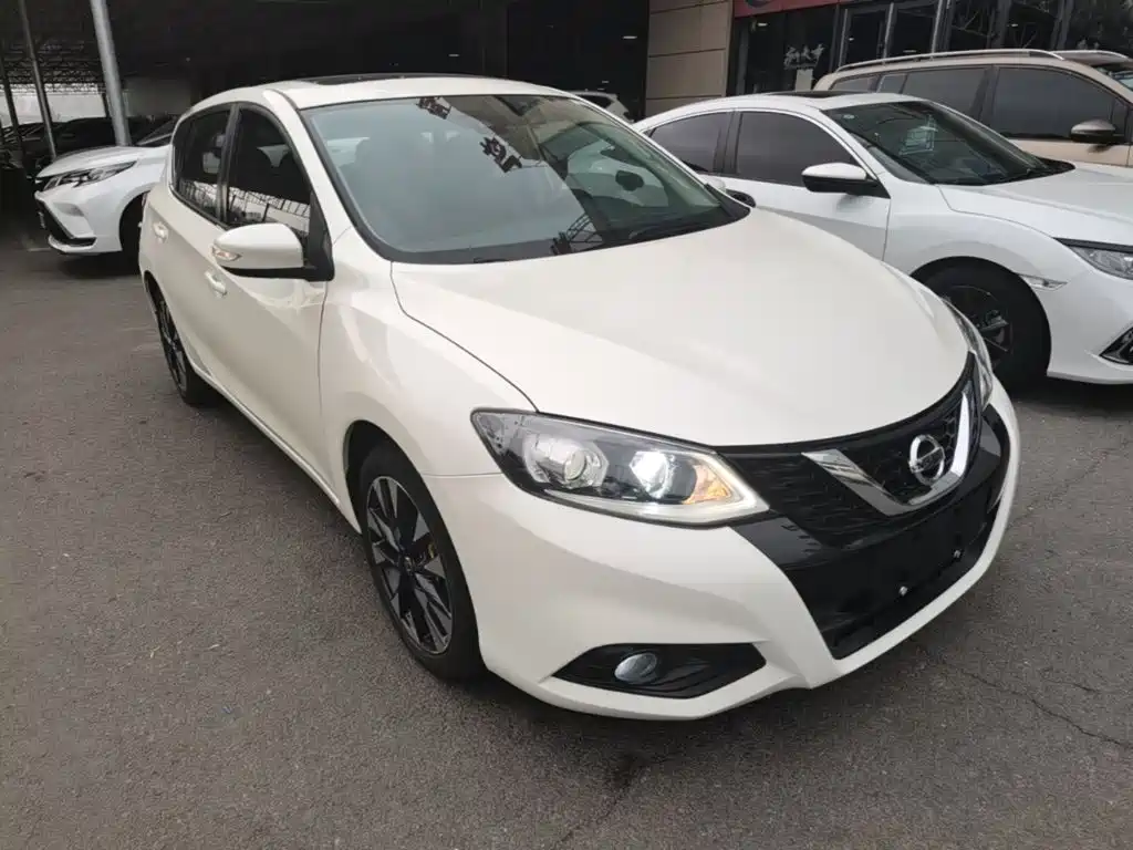 Nissan Tiida — миниатюра 4