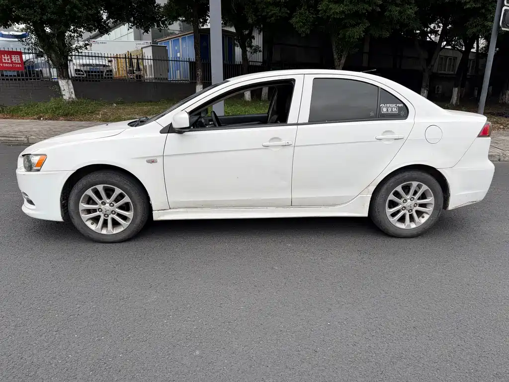 Mitsubishi Lancer EX — миниатюра 7