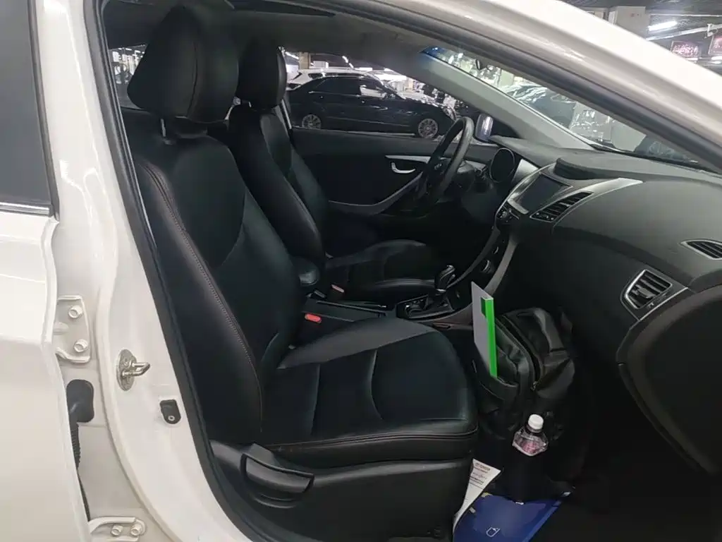 Hyundai Elantra Langdong — миниатюра 25