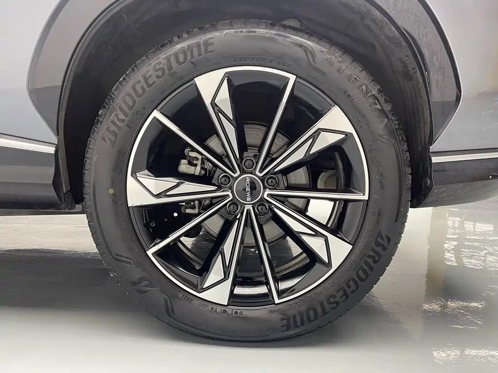 ROEWE RX5 NEW ENERGY