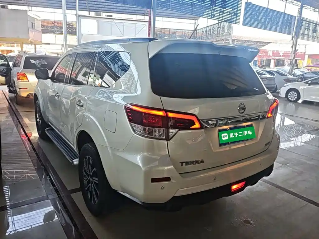 Nissan Terra — миниатюра 5