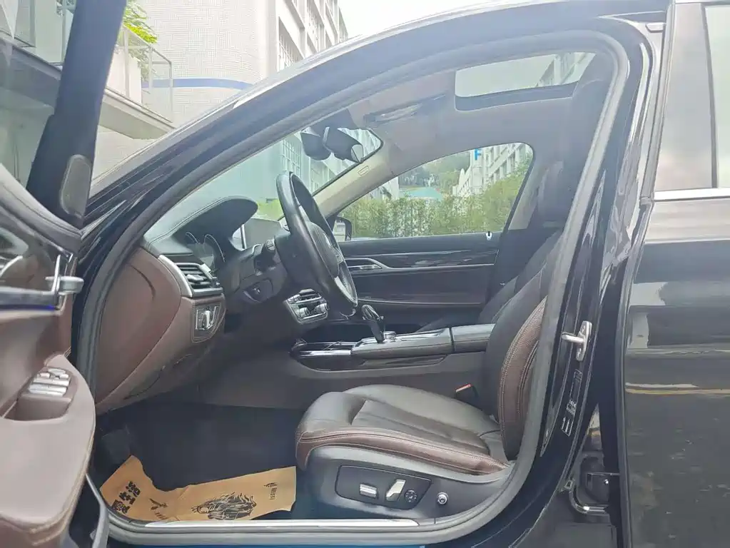 BMW 7 Series 7 2016 730Li Lead
