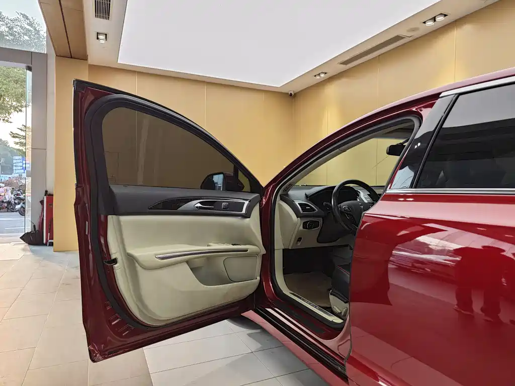 Lincoln MKZ 2014 2.0T