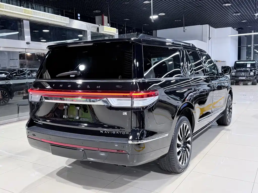 Lincoln Navigator — миниатюра 23