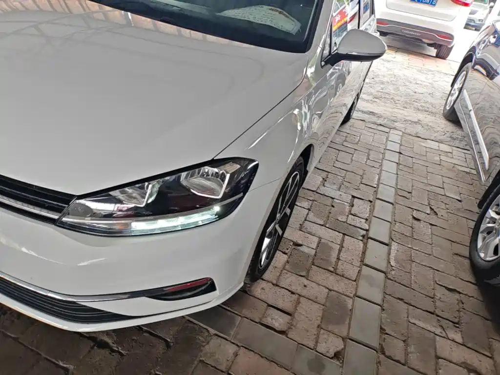 Volkswagen Golf — миниатюра 24