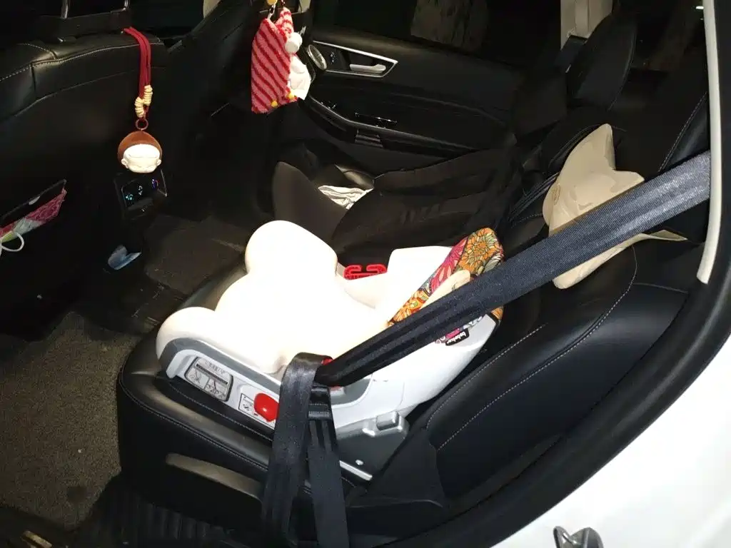 Ford Edge — миниатюра 13