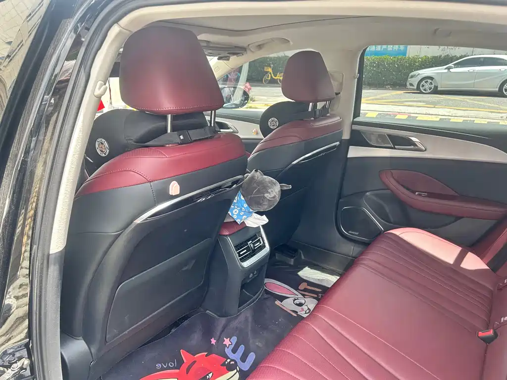 Hongqi H5 2025 2.0T AT