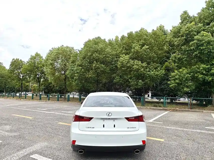 Lexus IS — миниатюра 7
