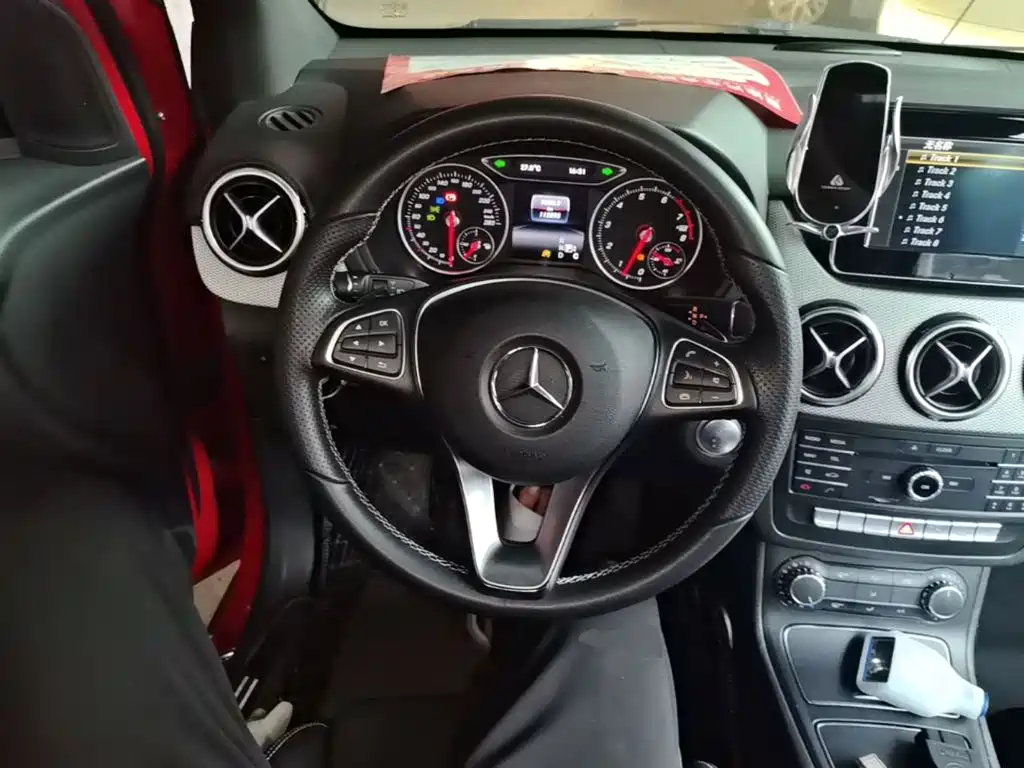 Mercedes-Benz B-Class — миниатюра 7