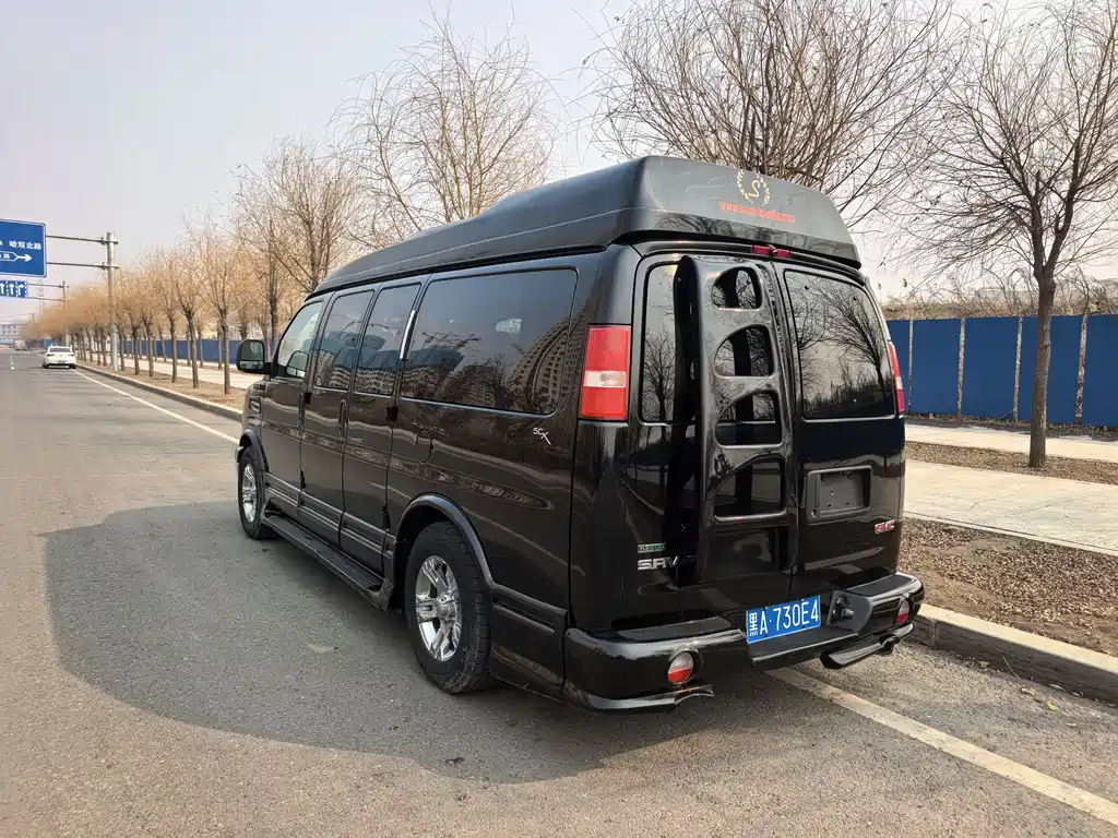GMC Savana 2011 5.3L 7 мест