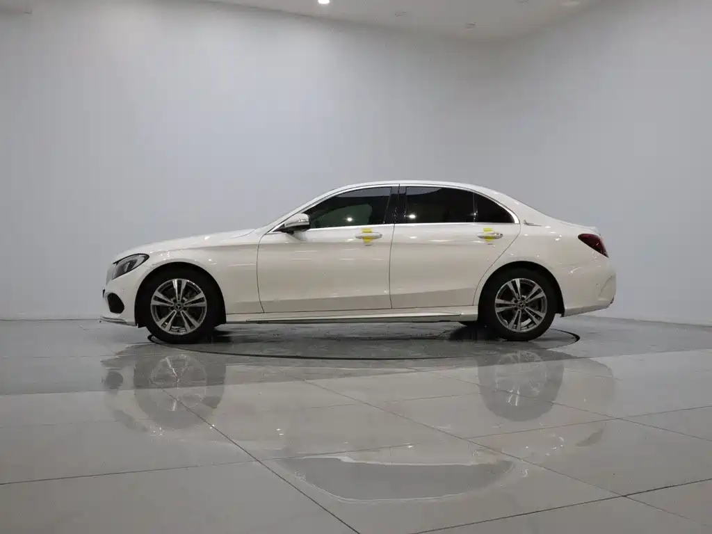 Mercedes-Benz C-Class — миниатюра 8