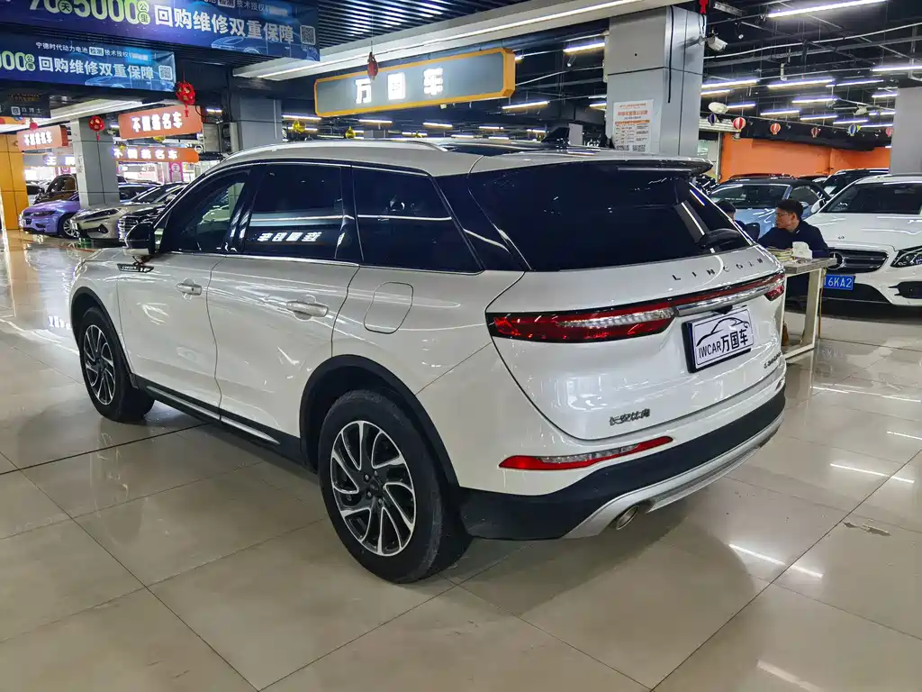 Lincoln Corsair — миниатюра 4